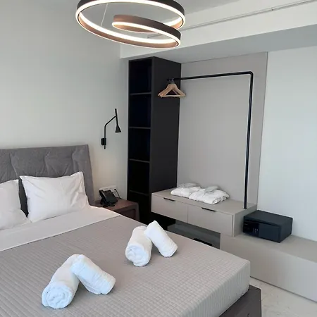 Santa Marina فندق