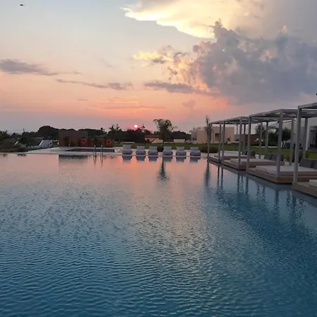 Santa Marina فندق