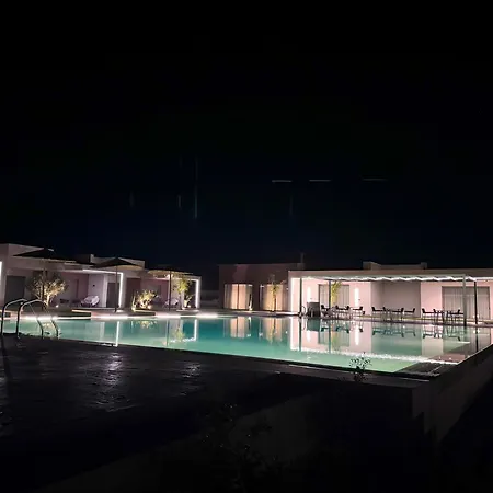 Santa Marina فندق 4*