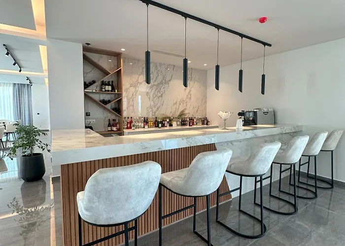 Santa Marina Hotell Glífa