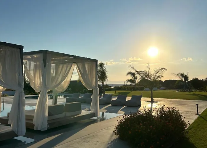 Santa Marina Hotel Glífa